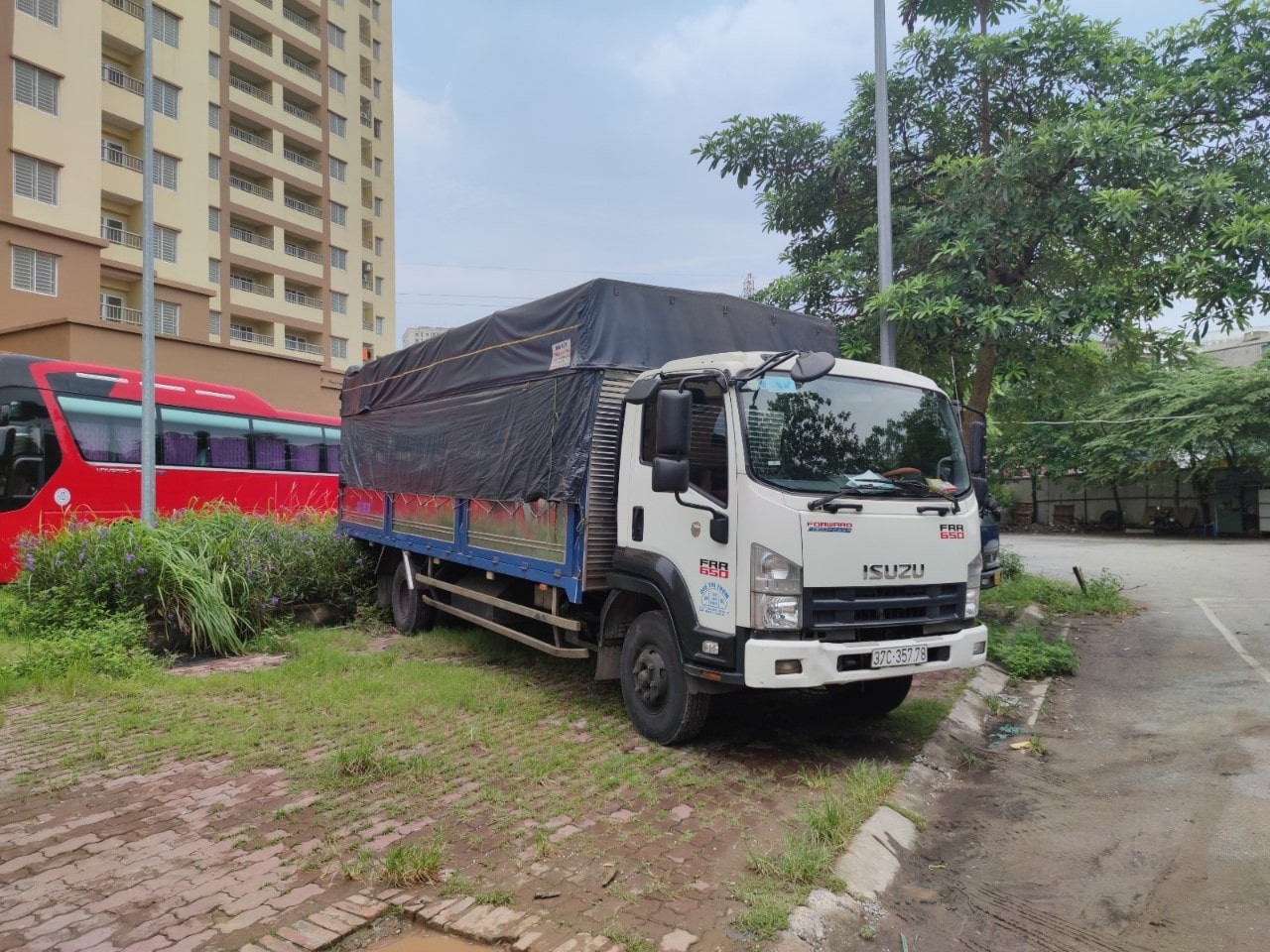 Thuê xe tải 5 tấn và những điều cần phải biết